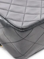 ⁦1989-1991 mini Matelasse chain shoulder bag⁩ – תמונה ⁦5⁩