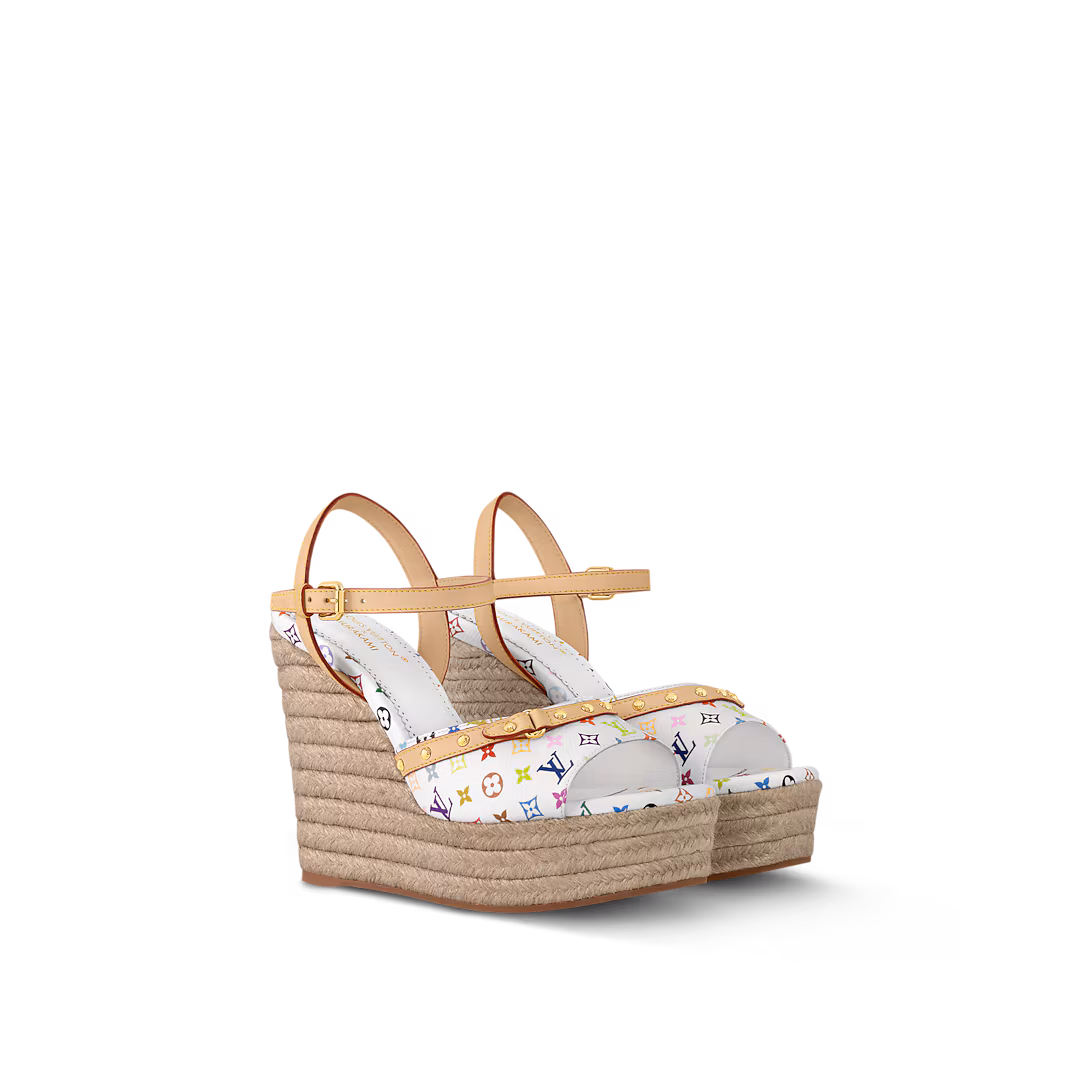 louis-vuitton-lv-x-tm-helios-wedge-sandal--ASPS1HTM01_PM2_Front view LV x TM Helios Wedge Sandal – תמונה 1