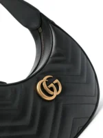 ⁦mini GG Marmont half-moon shoulder bag⁩ – תמונה ⁦4⁩