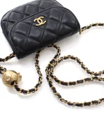⁦2019 Quilted Lambskin Pearl Crush Waist Bag belt bag⁩ – תמונה ⁦5⁩
