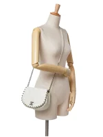 ⁦2018 Small Quilted Lambskin Studded Bubble Flap crossbody bag⁩ – תמונה ⁦7⁩