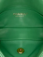 ⁦2021 Small Quilted Lambskin Chain Is More Flap satchel⁩ – תמונה ⁦4⁩