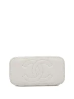 ⁦2021-2025 CC Quilted Lambskin Chain Top Handle vanity bag⁩ – תמונה ⁦3⁩
