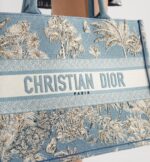 ⁦Dioriviera Medium Dior Book Tote⁩ – תמונה ⁦3⁩