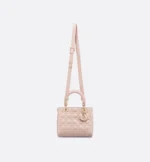 ⁦Medium Lady Dior Bag⁩ – תמונה ⁦13⁩