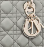 ⁦Medium Lady Dior Bag⁩ – תמונה ⁦4⁩