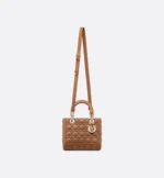 ⁦Medium Lady Dior Bag⁩ – תמונה ⁦22⁩