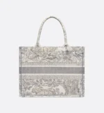 ⁦Medium Dior Book Tote⁩ – תמונה ⁦5⁩