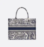 ⁦Medium Dior Book Tote⁩ – תמונה ⁦8⁩