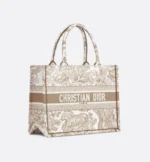 ⁦Medium Dior Book Tote⁩ – תמונה ⁦18⁩