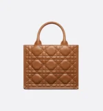 ⁦Small Dior Book Tote⁩ – תמונה ⁦17⁩