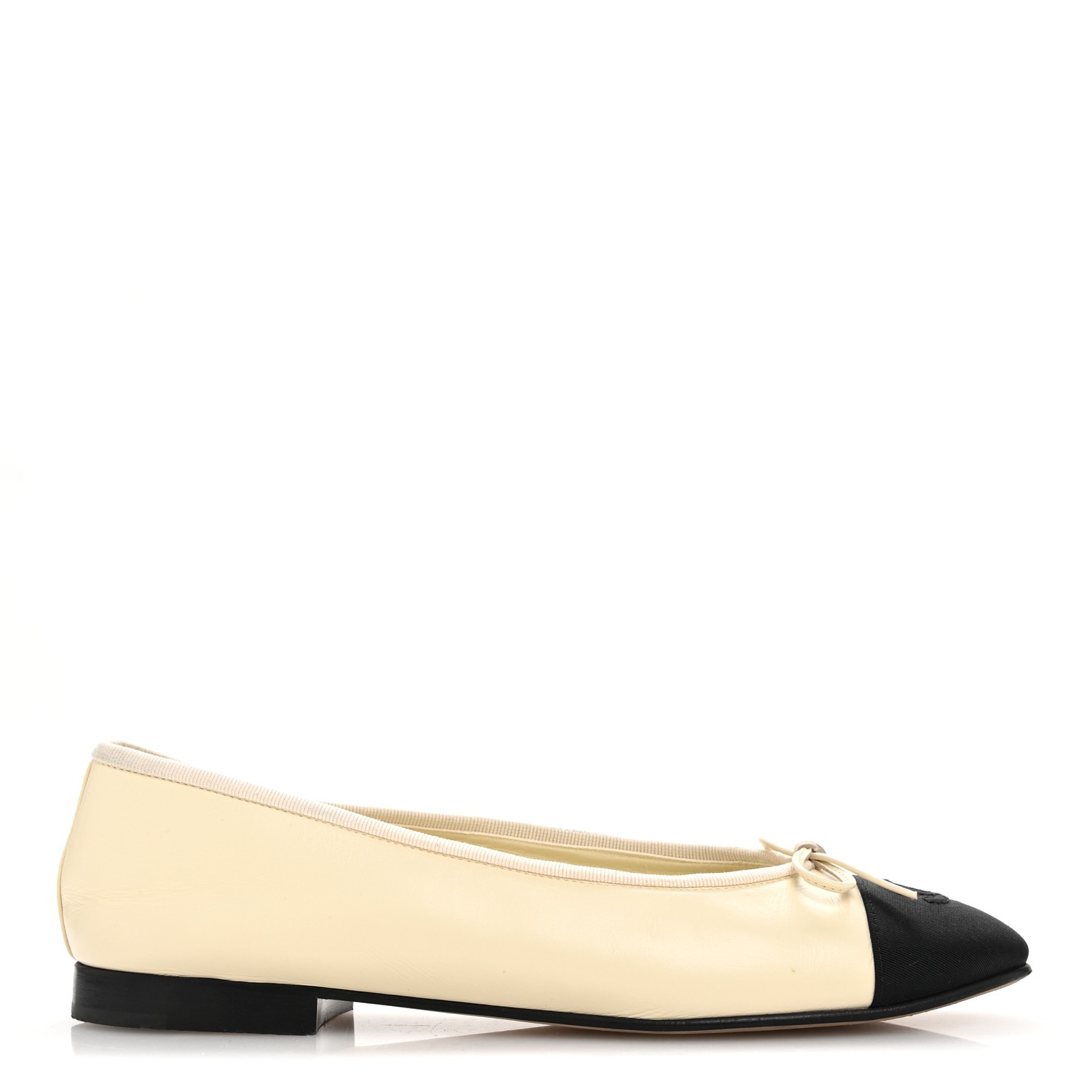 fdb566b906b2a1a3d55a2d769cd55869 Chanel Ivory Black Ballet Flat – תמונה 1