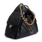 ⁦Chanel Black Caviar Leather 25 Small Bucket Bag⁩ – תמונה ⁦2⁩