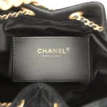 ⁦Chanel Small 25 Hobo Bag Black Suede⁩ – תמונה ⁦9⁩