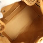 ⁦Chanel Small 25 Hobo Bag Tan Suede⁩ – תמונה ⁦6⁩