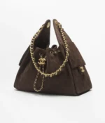 ⁦Chanel Small 25 Hobo Bag Brown Suede⁩ – תמונה ⁦4⁩